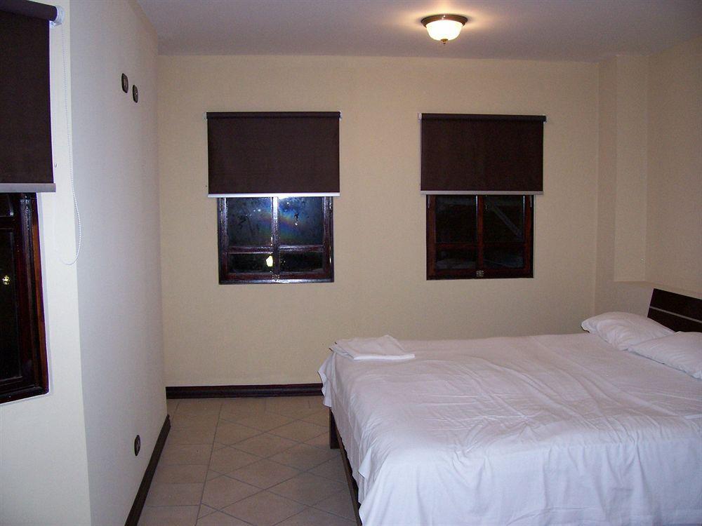 Alajuela Backpackers Airport Hostel ภายนอก รูปภาพ